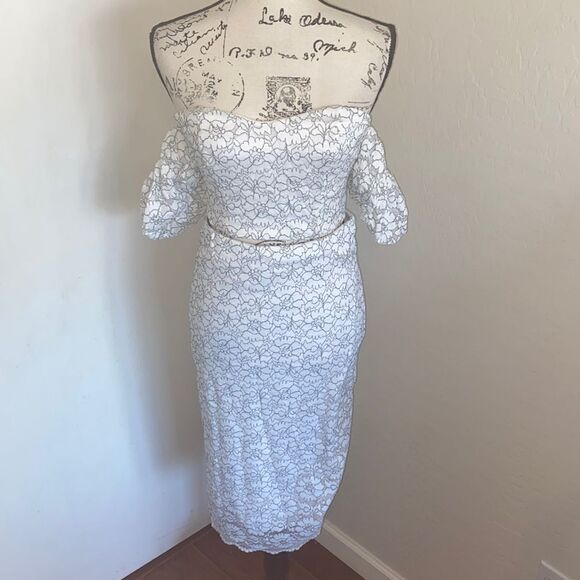 Bebe Lace Karen Two (2) Piece Top and Skirt Set Feminine Contemporary Event - Picture 3 of 14